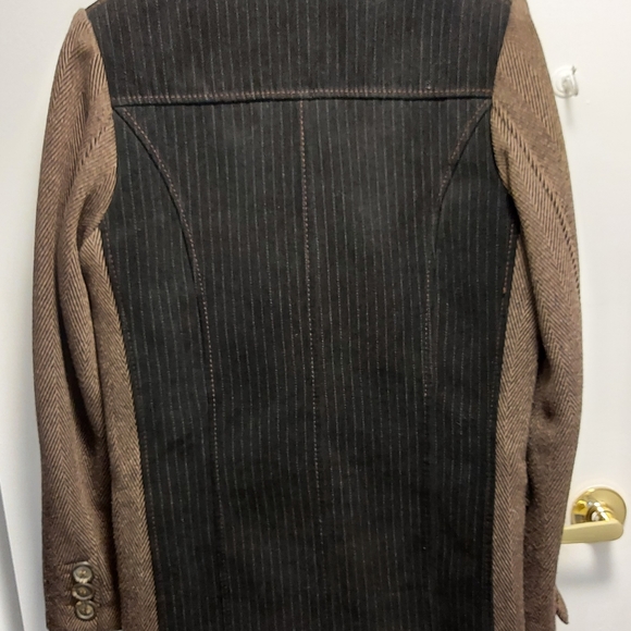 Coat - Picture 2 of 4